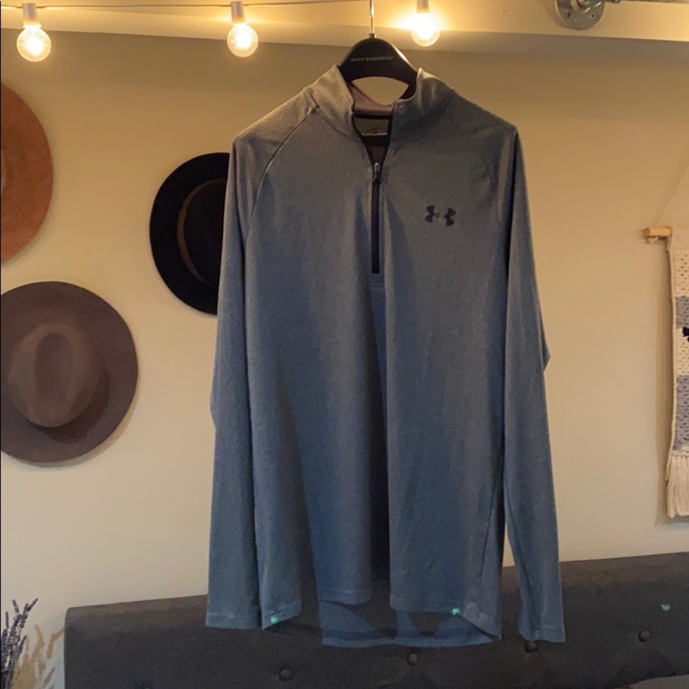 UnderArmor long sleeved shirt